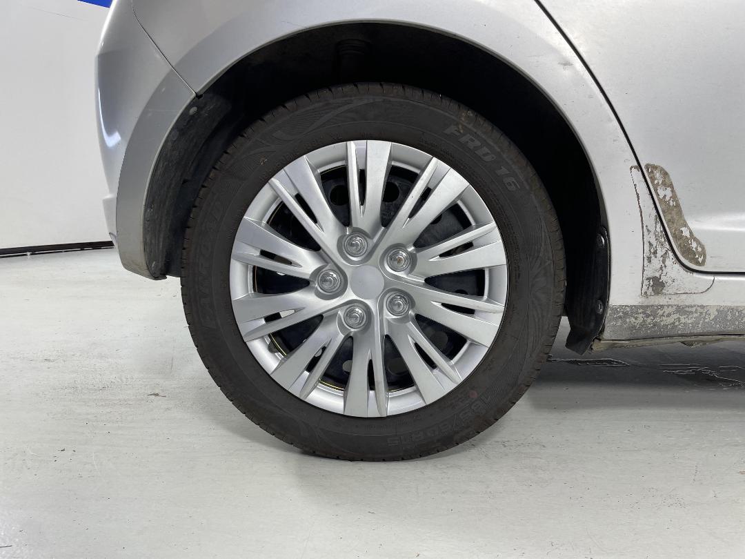 Photo '10' of Suzuki Swift