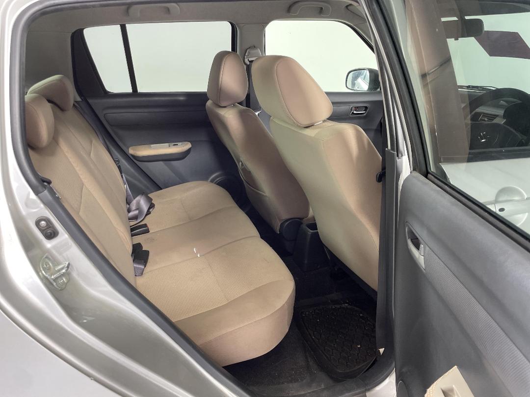 Photo '18' of Suzuki Swift