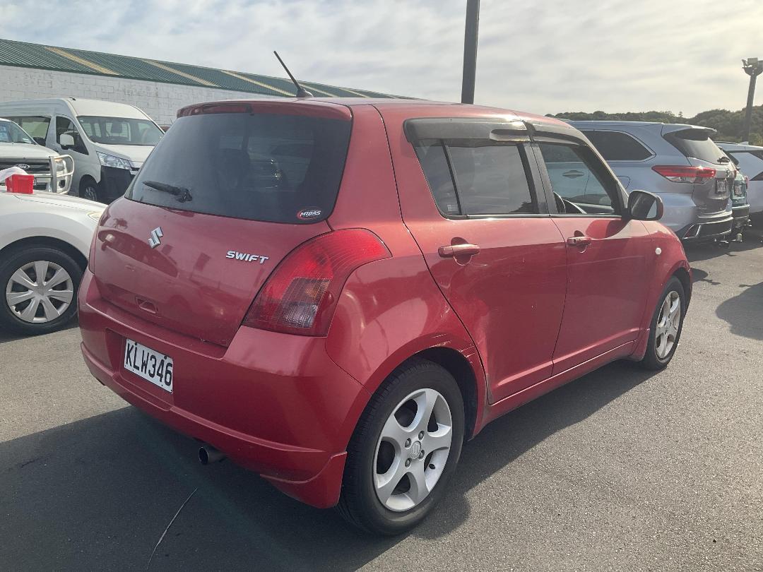 Photo '4' of Suzuki Swift