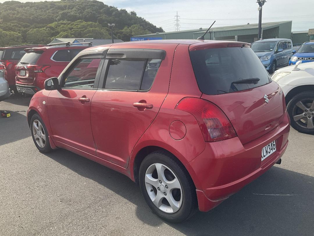 Photo '5' of Suzuki Swift