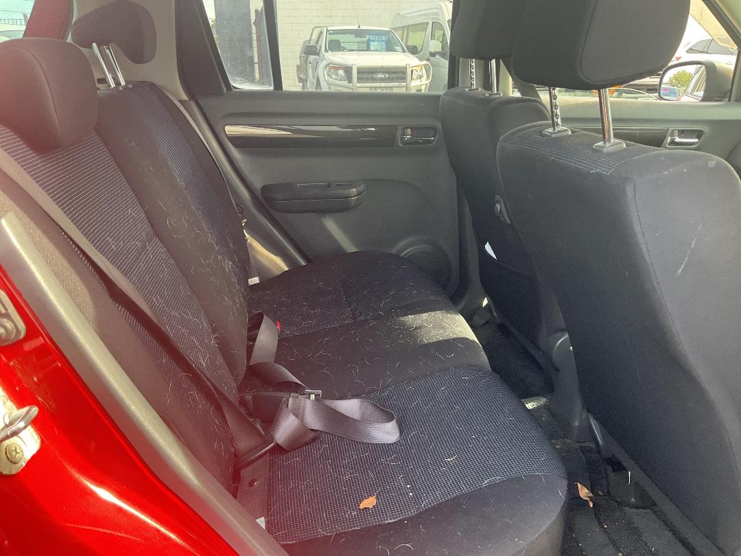 Photo '8' of Suzuki Swift