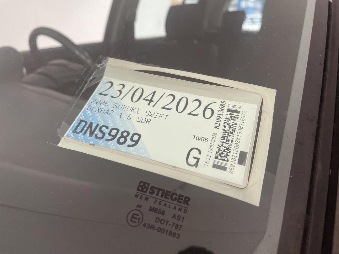 Photo '32' of Suzuki Swift