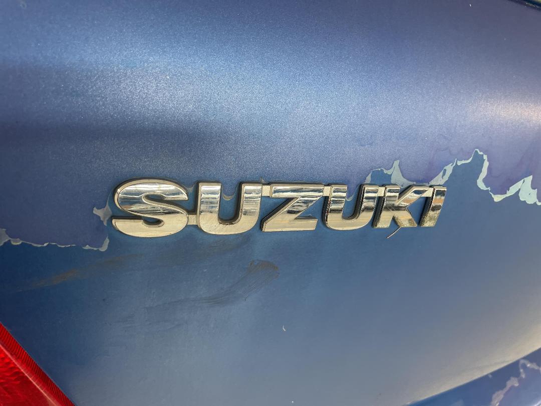 Photo '33' of Suzuki Swift