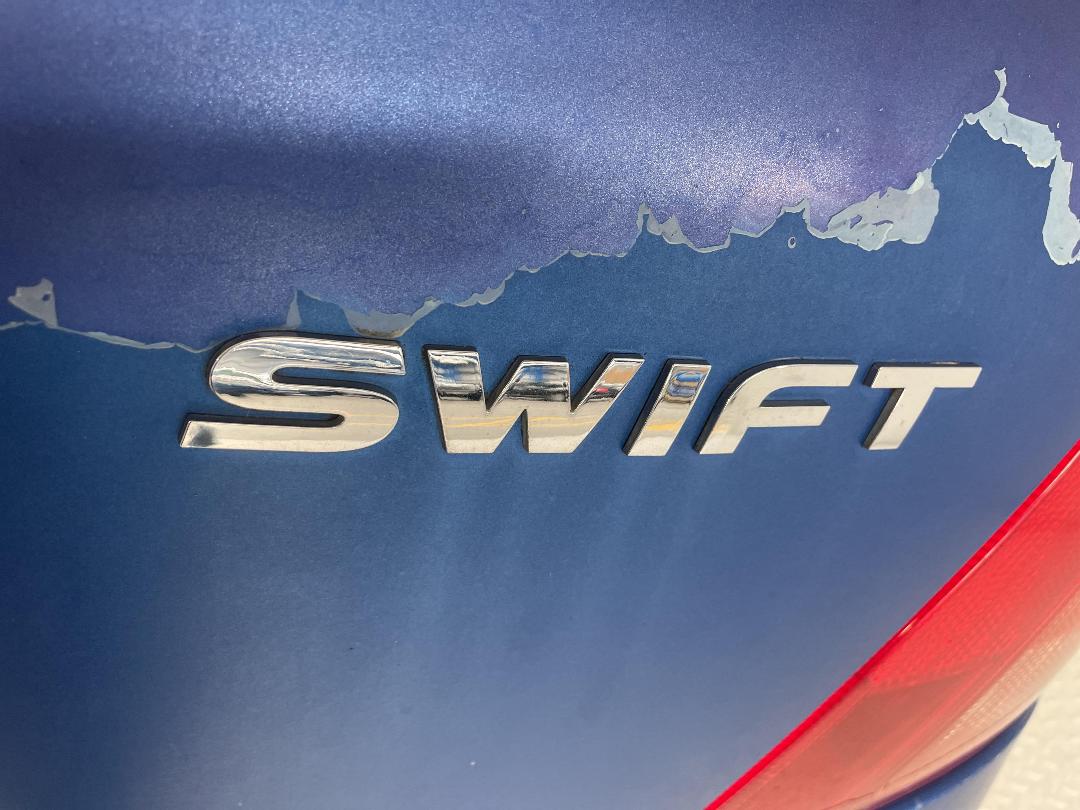Photo '34' of Suzuki Swift