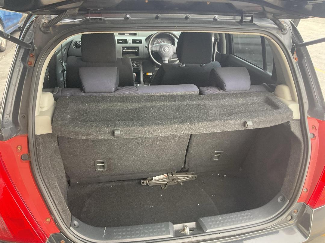 Photo '21' of Suzuki Swift