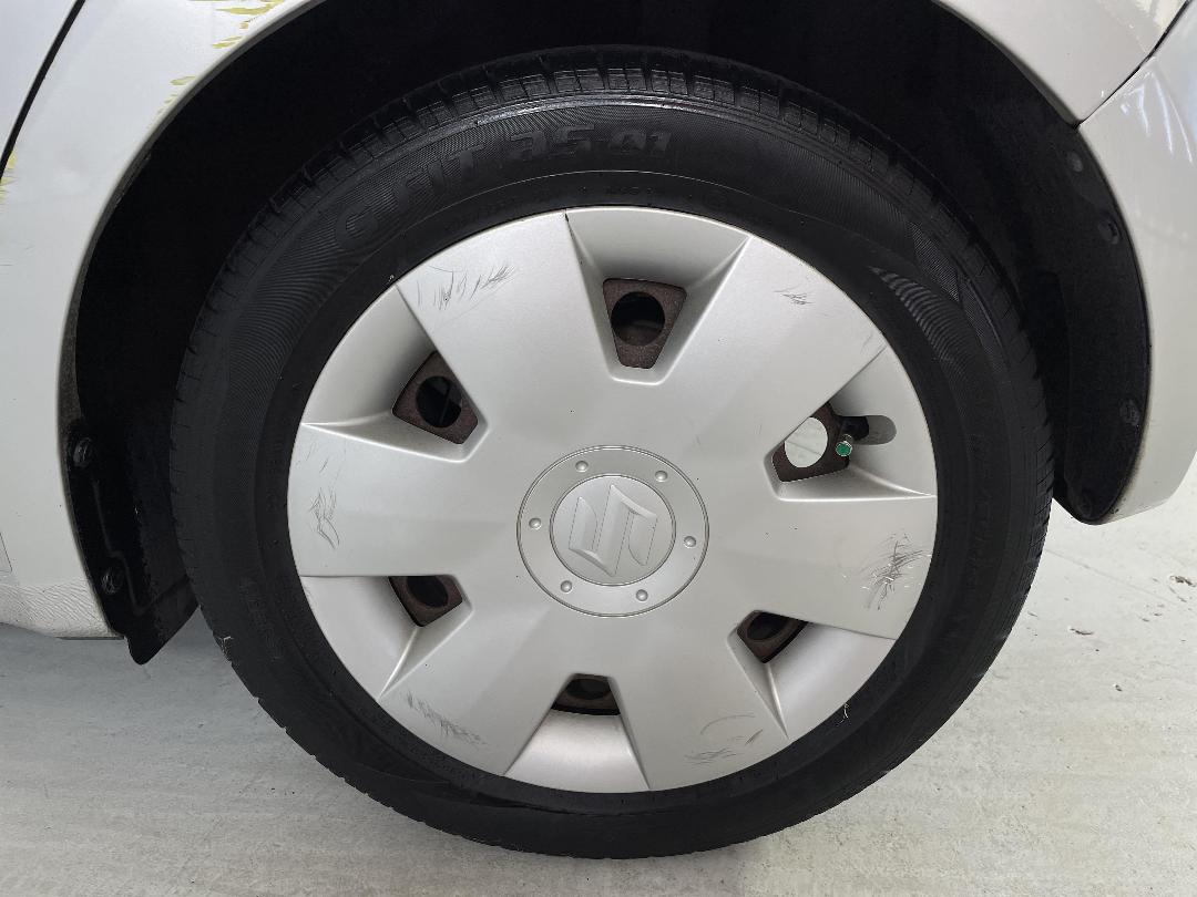 Photo '11' of Suzuki Swift Photo '11' of Suzuki Swift