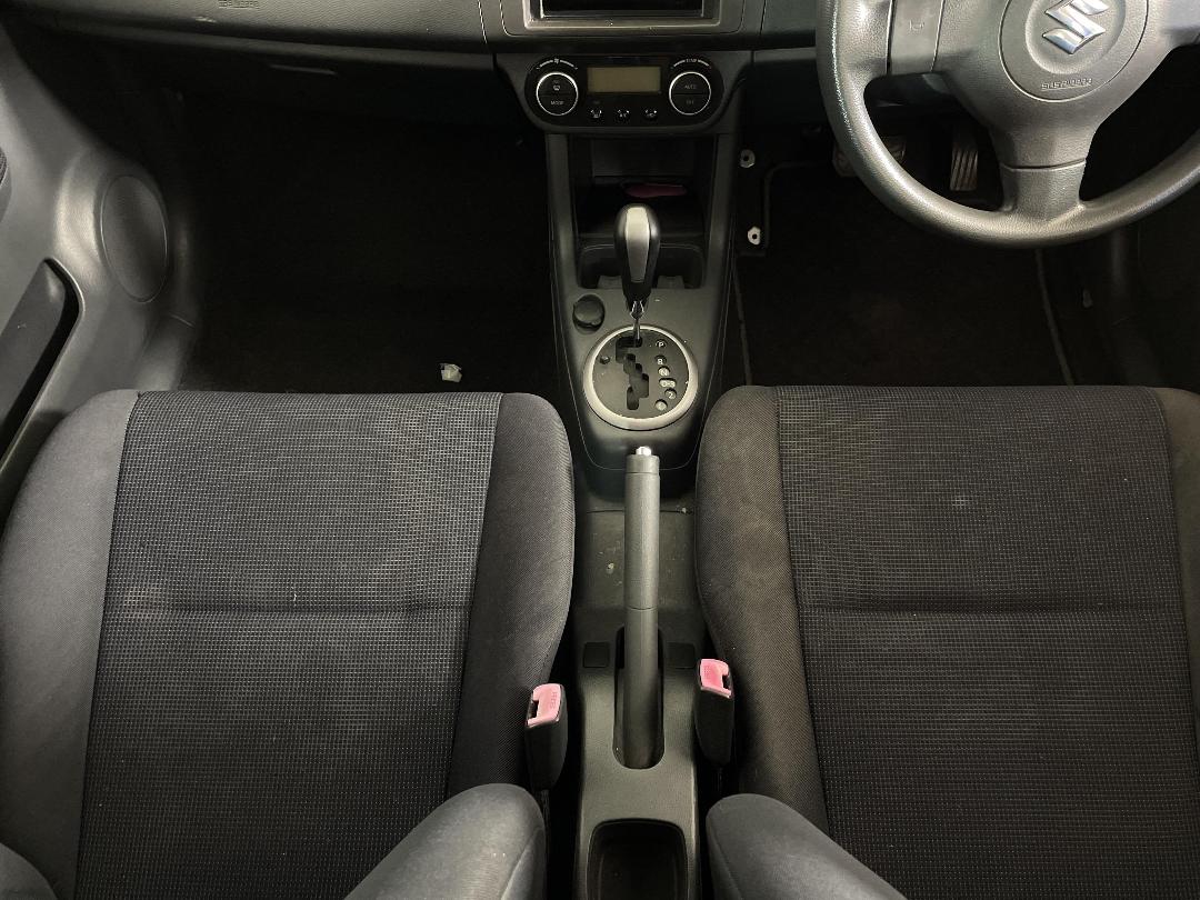 Photo '18' of Suzuki Swift Photo '18' of Suzuki Swift