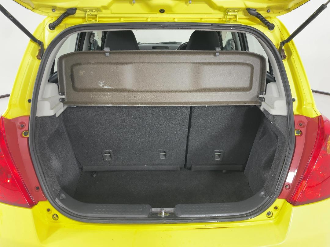 Photo '14' of Suzuki Swift Photo '14' of Suzuki Swift