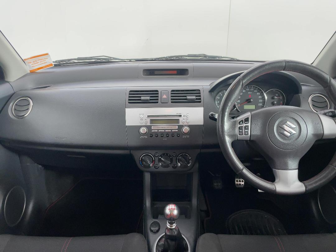 Photo '17' of Suzuki Swift Photo '17' of Suzuki Swift