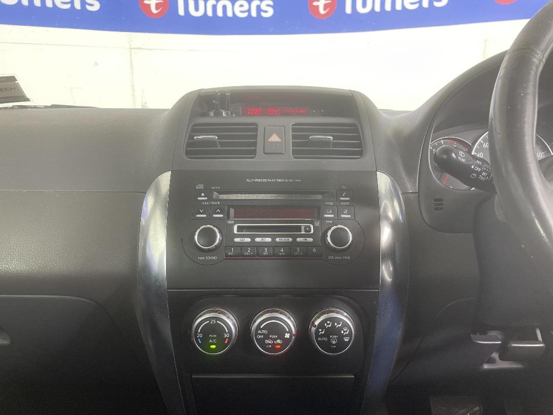 Photo '16' of Suzuki SX4 Photo '16' of Suzuki SX4