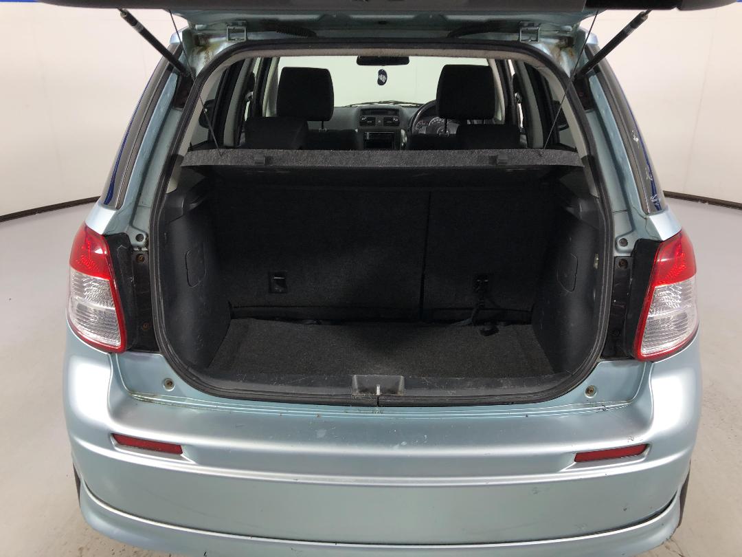 Photo '14' of Suzuki SX4