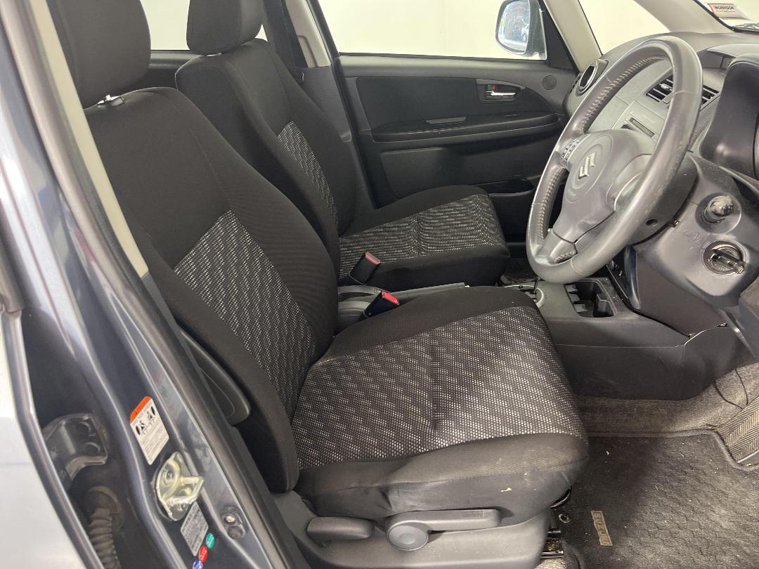 Photo '16' of Suzuki SX4