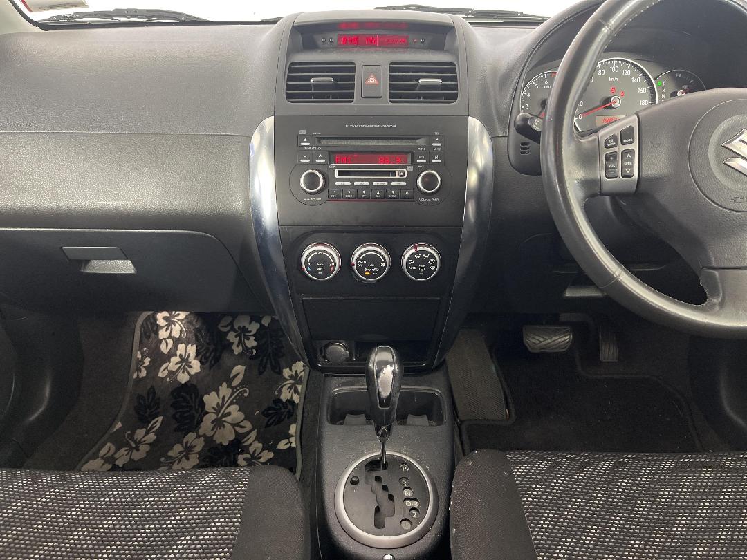 Photo '18' of Suzuki SX4