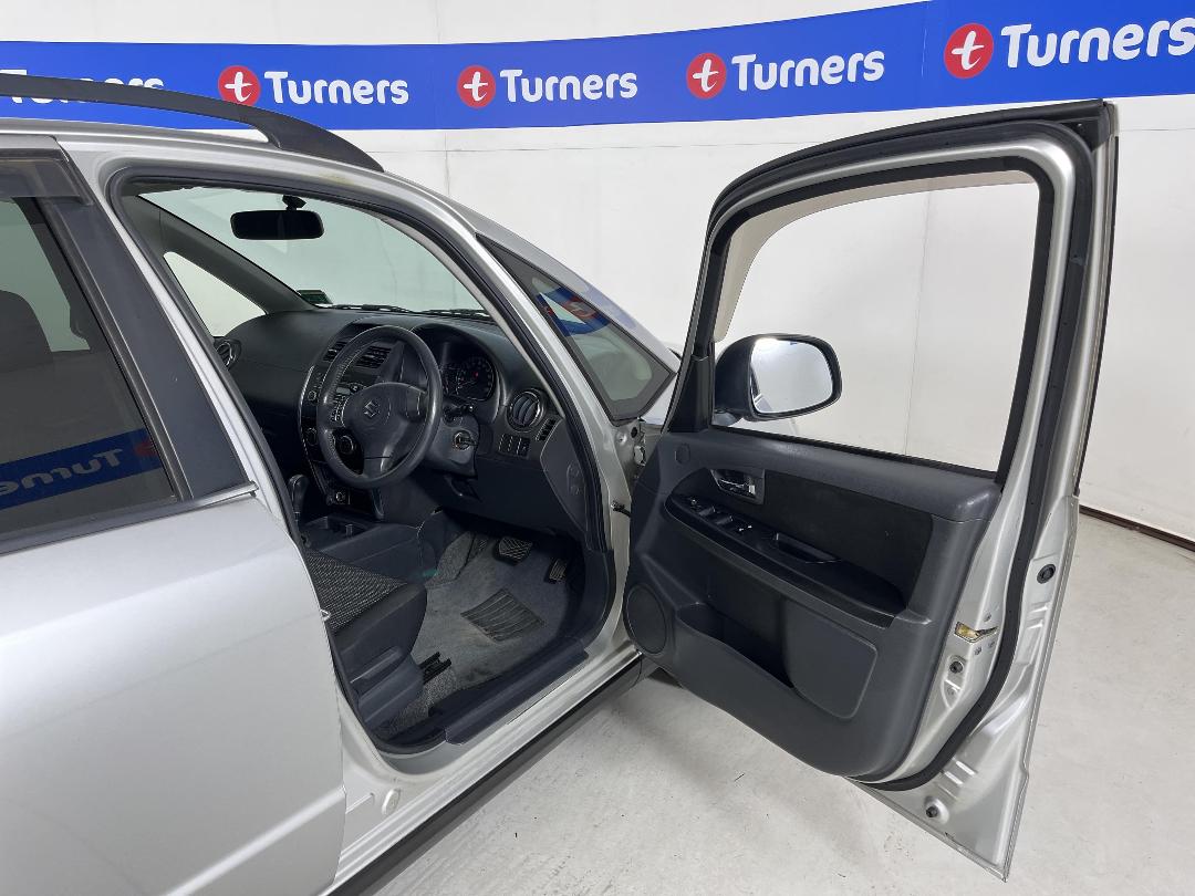 Photo '15' of Suzuki SX4