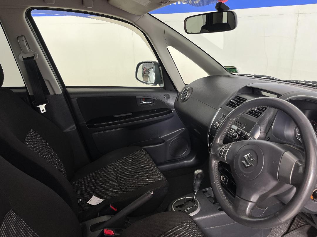 Photo '16' of Suzuki SX4