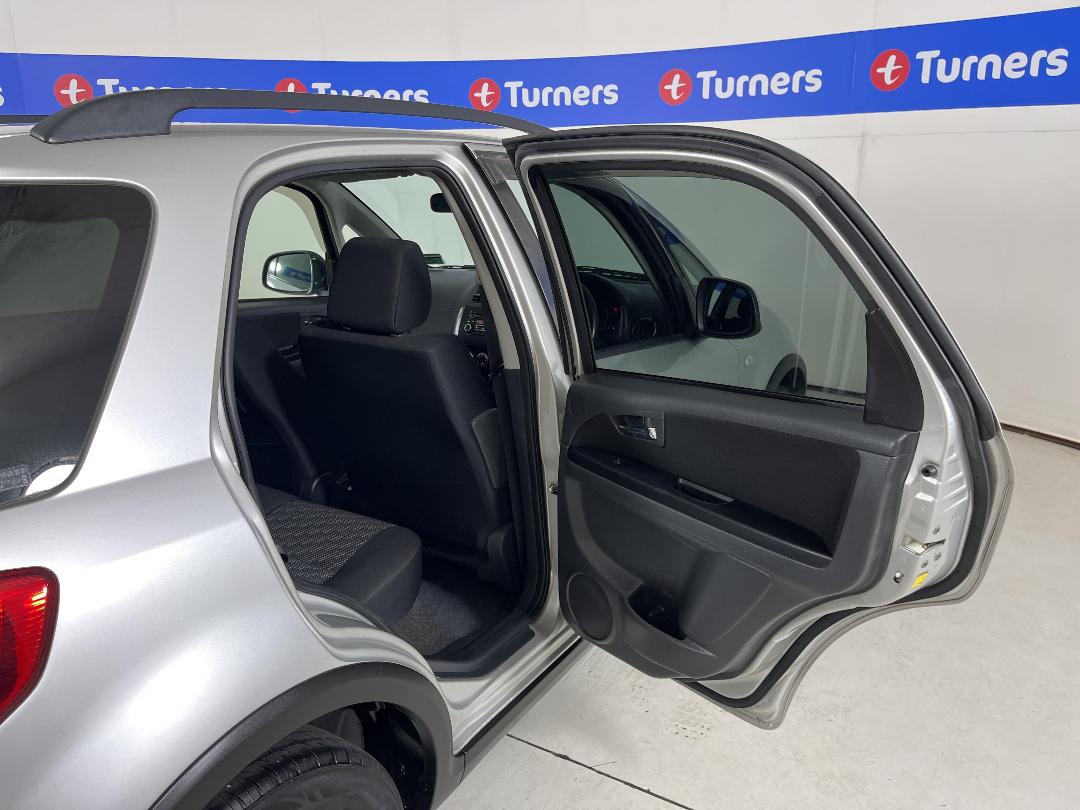 Photo '19' of Suzuki SX4