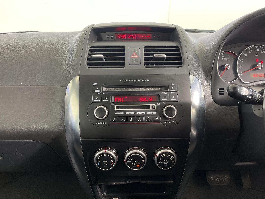 Photo '18' of Suzuki SX4