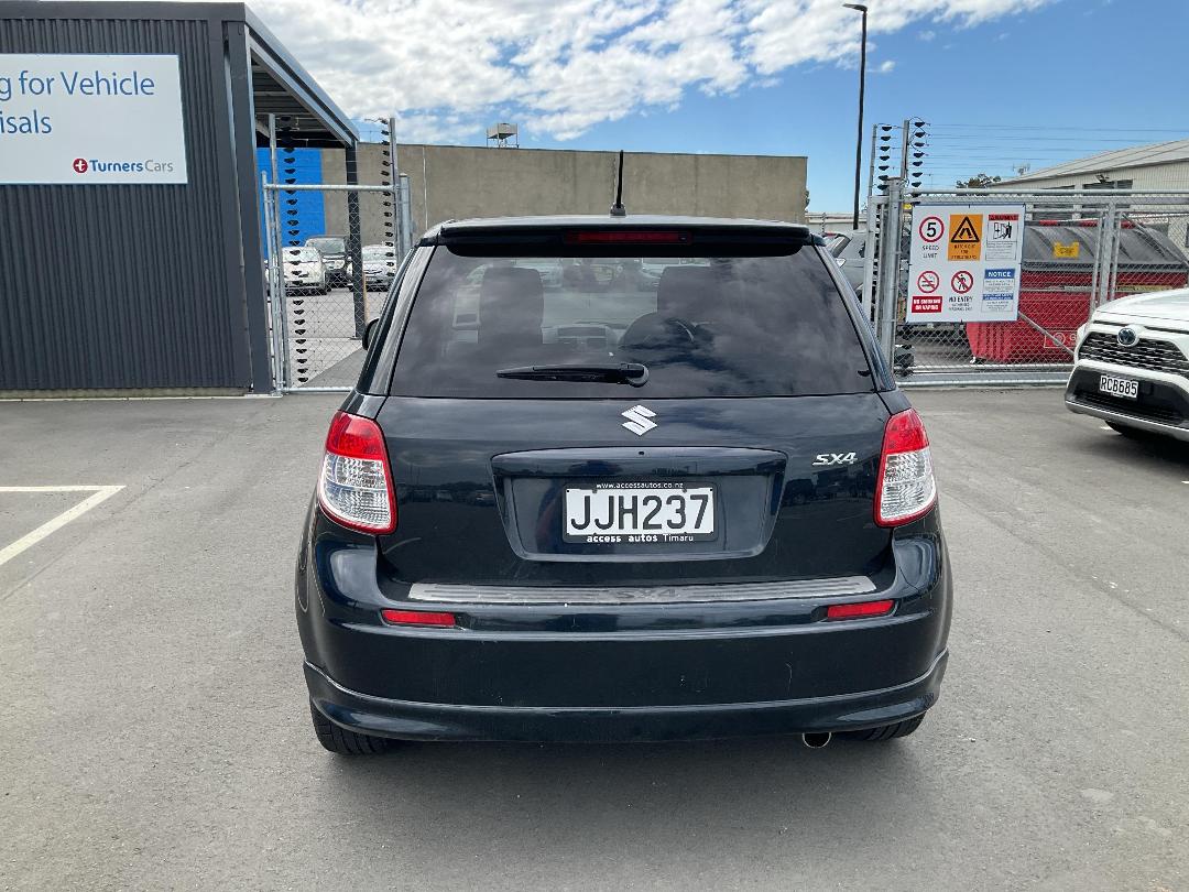 Photo '4' of Suzuki SX4