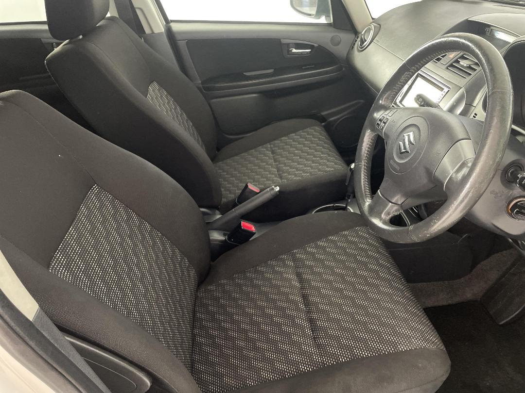 Photo '16' of Suzuki SX4 Photo '16' of Suzuki SX4