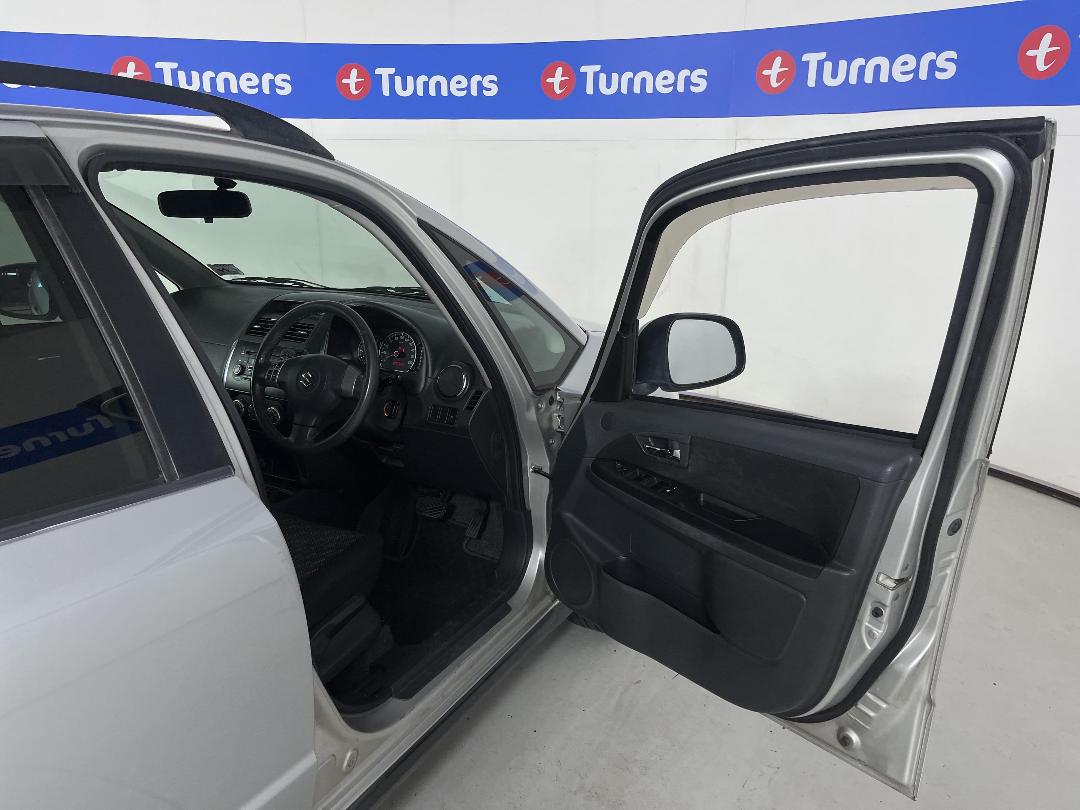 Photo '15' of Suzuki SX4