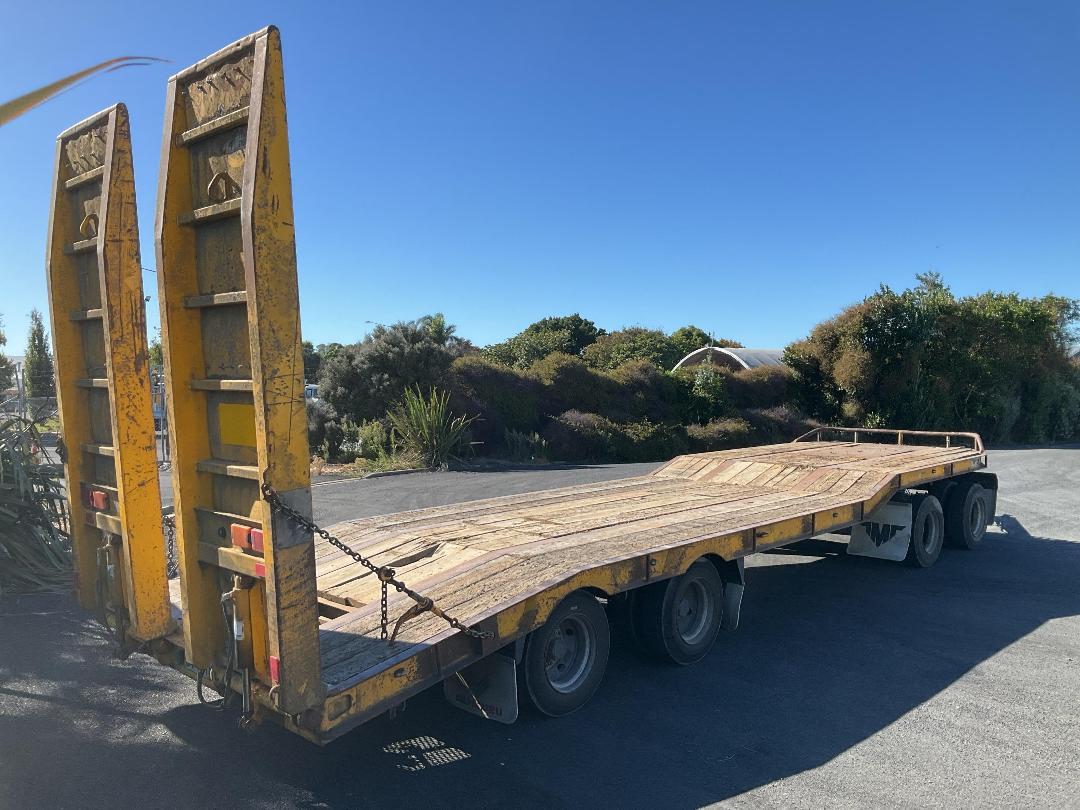 Photo '4' of TMC 4H 3162 Transporter Trailer