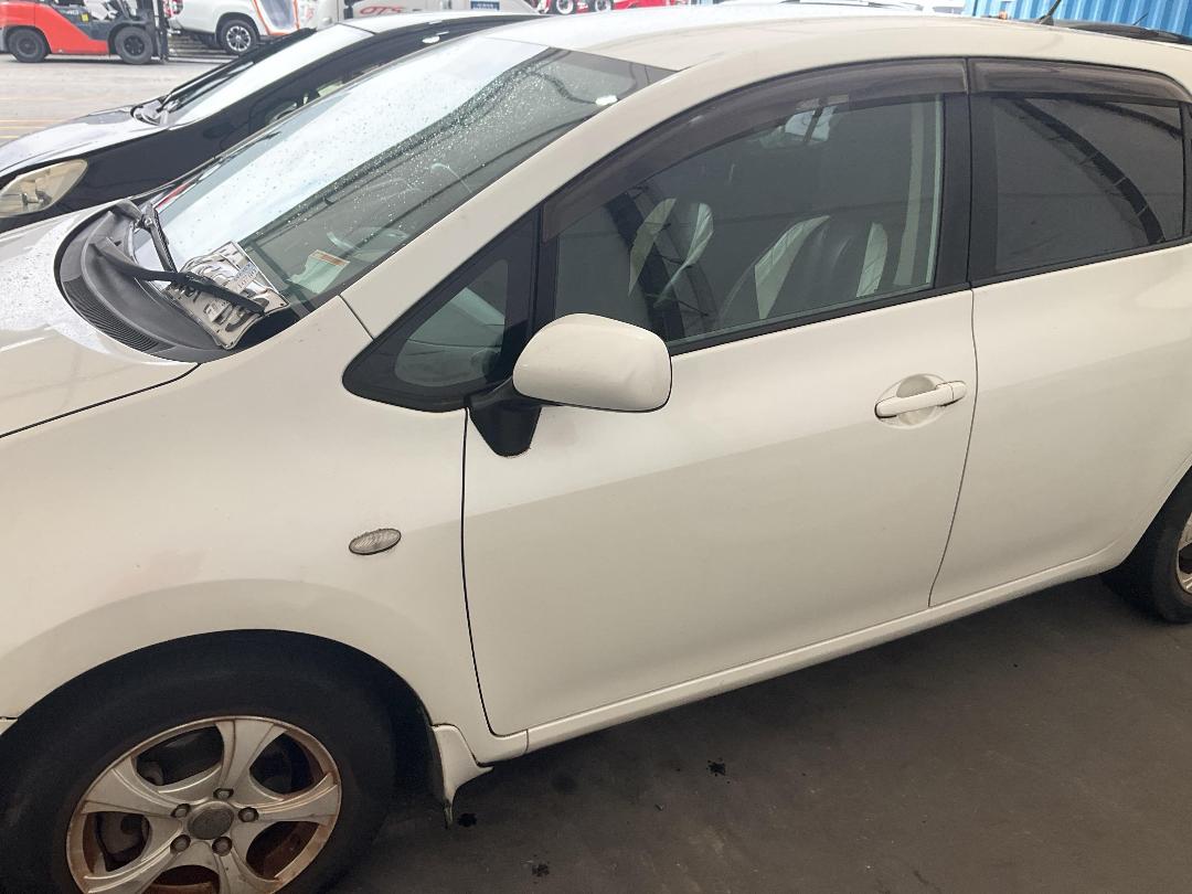 Photo '8' of Toyota Auris