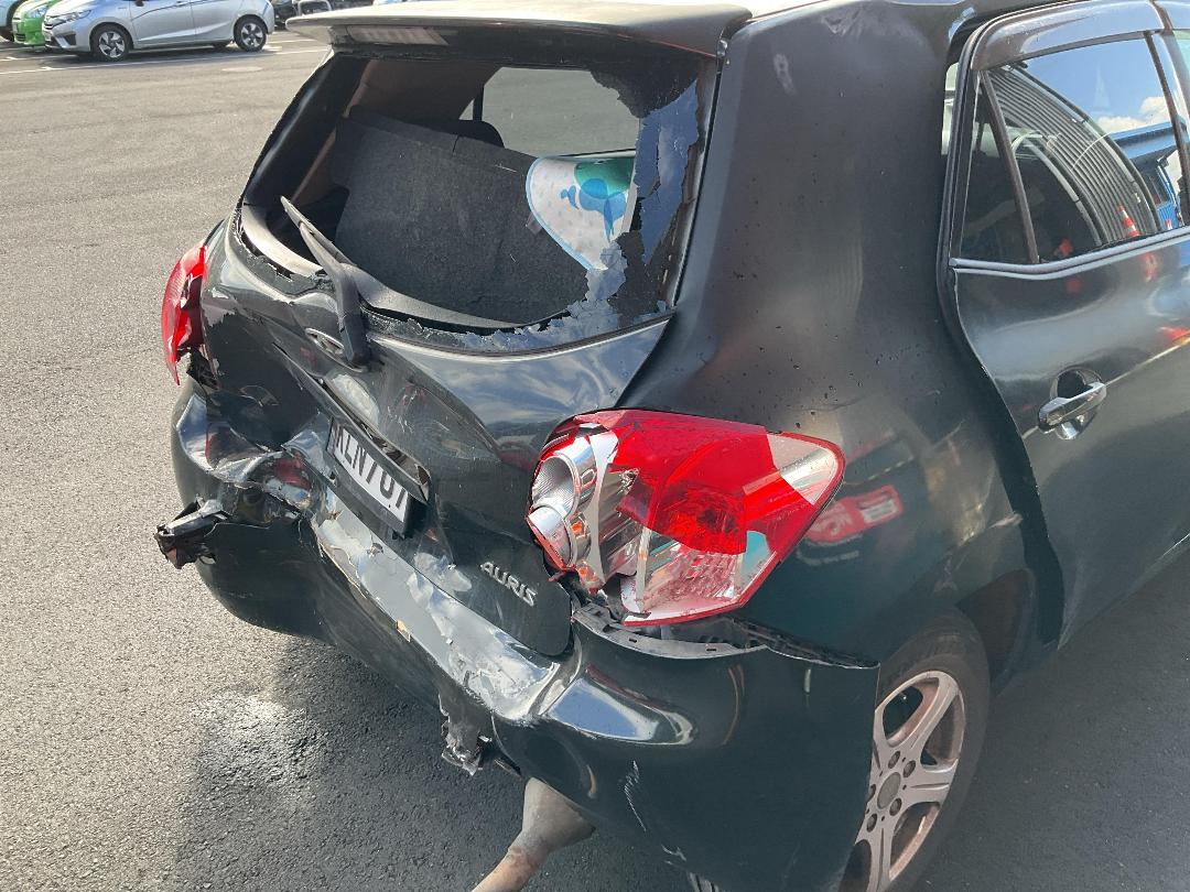 Photo '13' of Toyota Auris