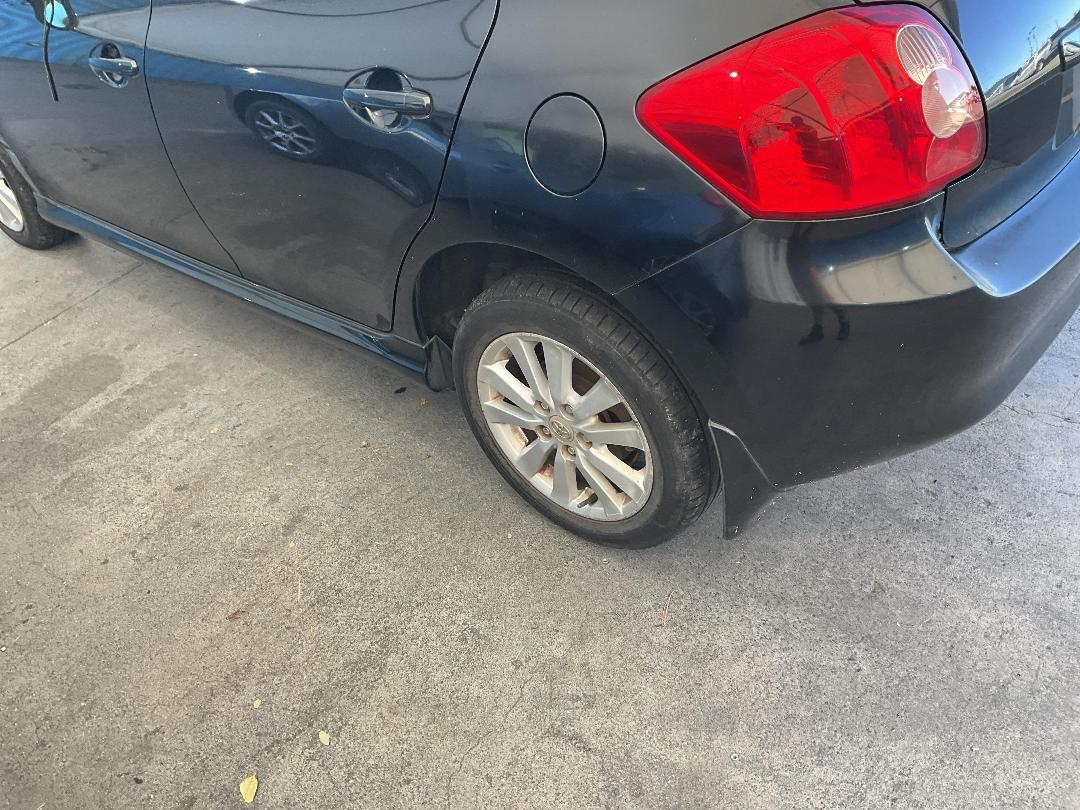 Photo '11' of Toyota Auris