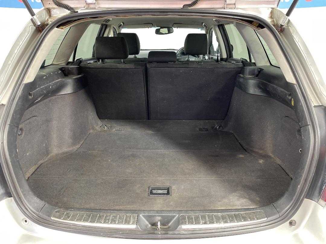 Photo '14' of Toyota Avensis Photo '14' of Toyota Avensis