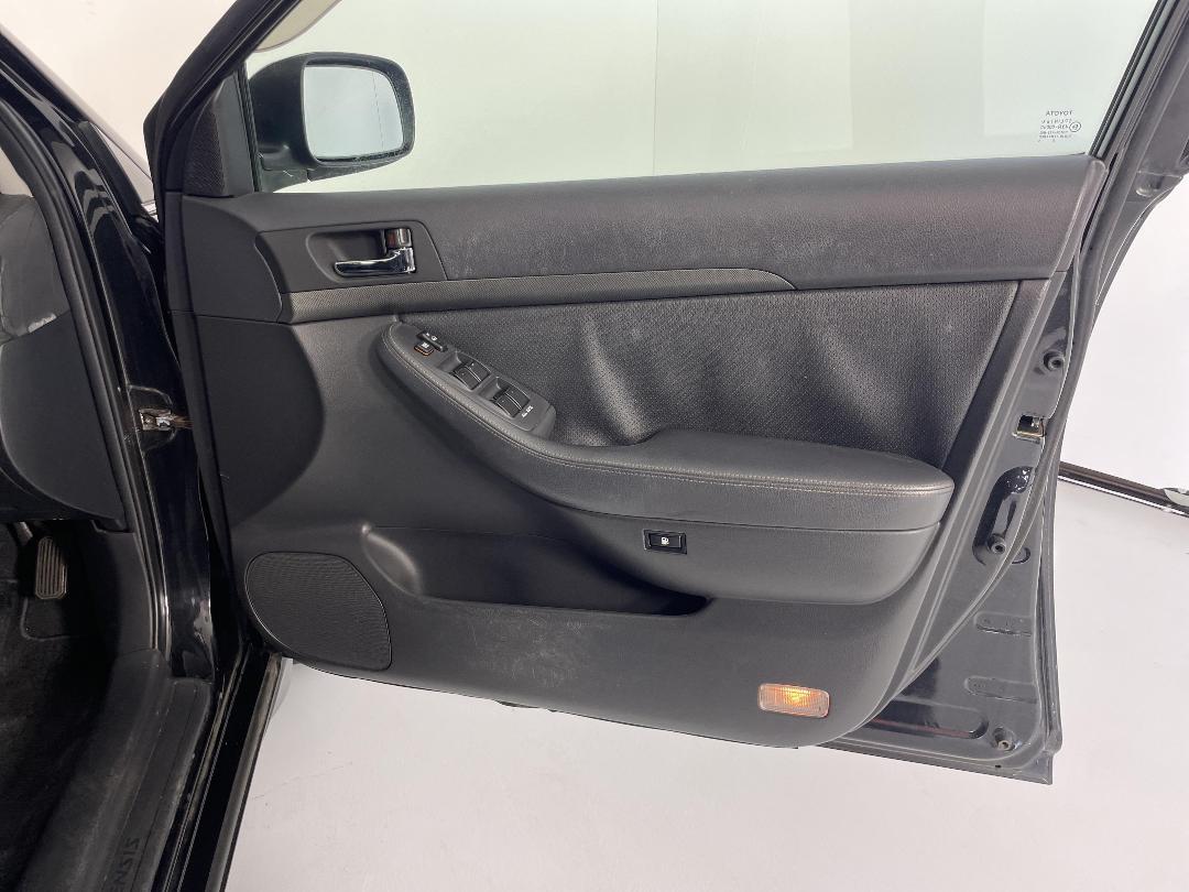 Photo '15' of Toyota Avensis Photo '15' of Toyota Avensis