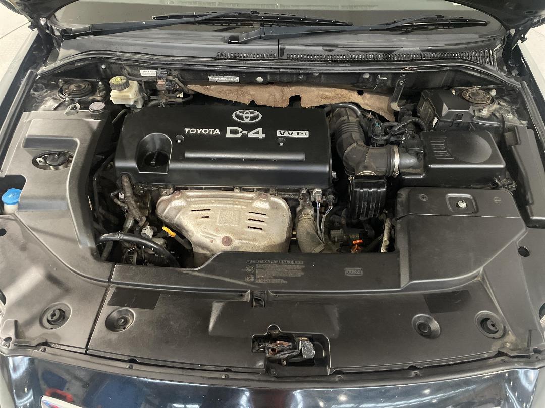 Photo '13' of Toyota Avensis