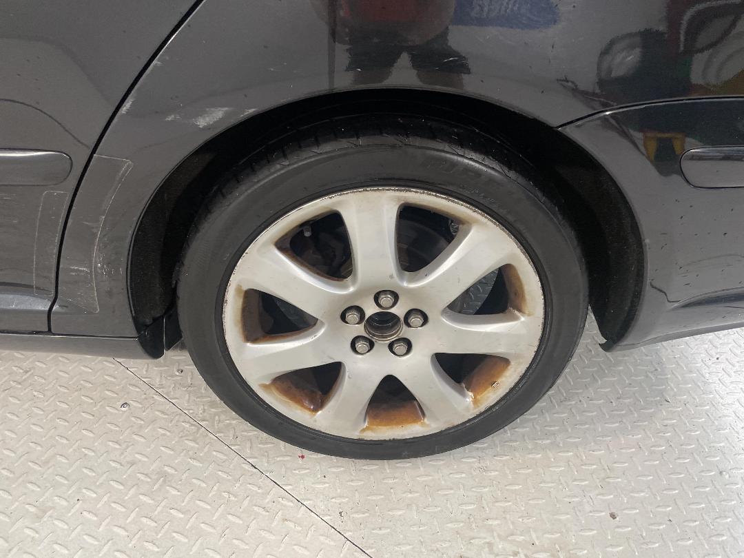 Photo '11' of Toyota Avensis