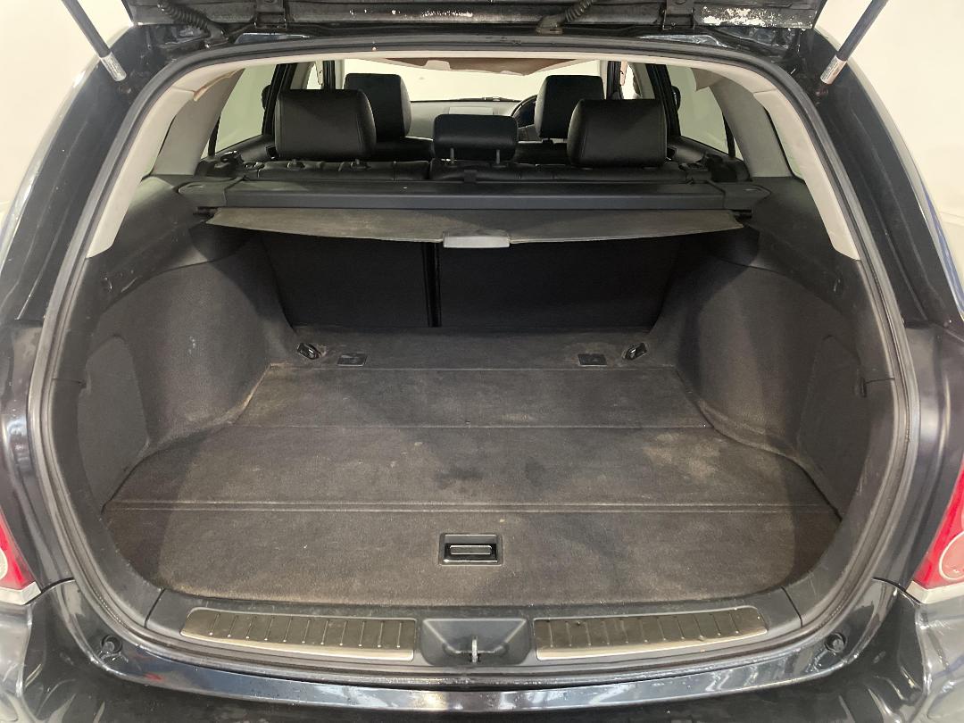 Photo '14' of Toyota Avensis