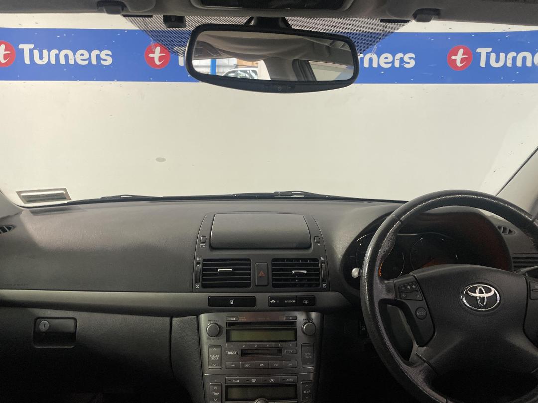 Photo '17' of Toyota Avensis