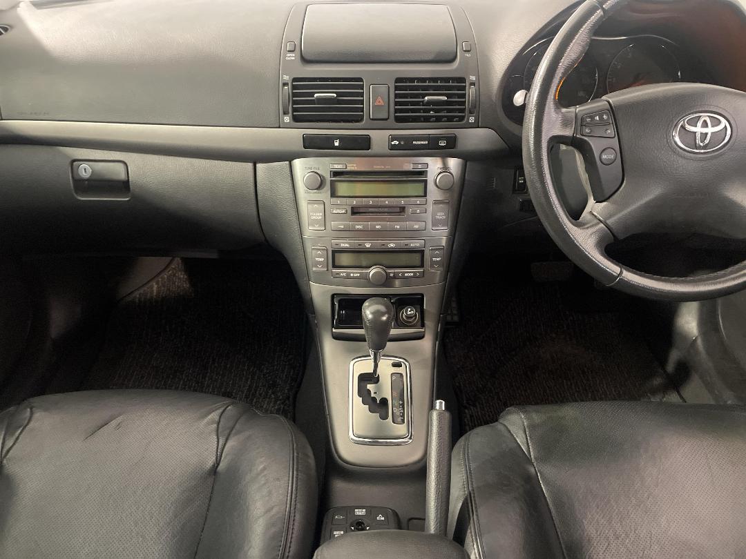 Photo '18' of Toyota Avensis