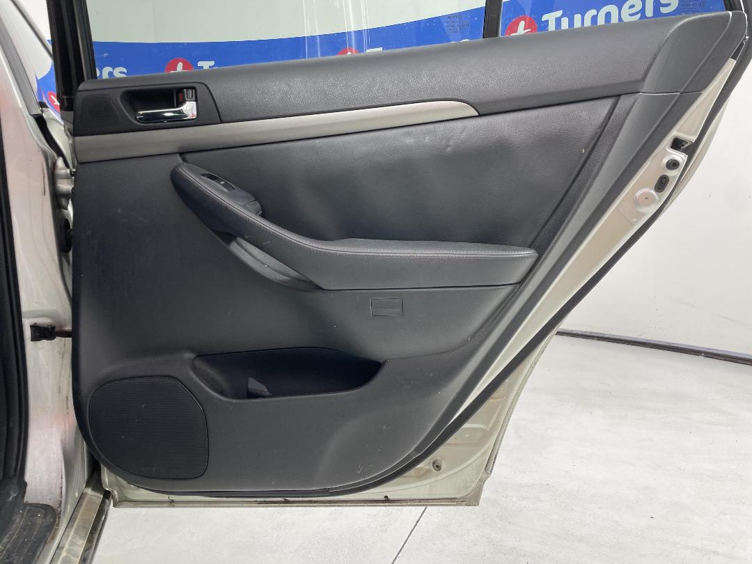 Photo '17' of Toyota Avensis