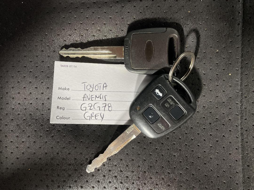 Photo '15' of Toyota Avensis