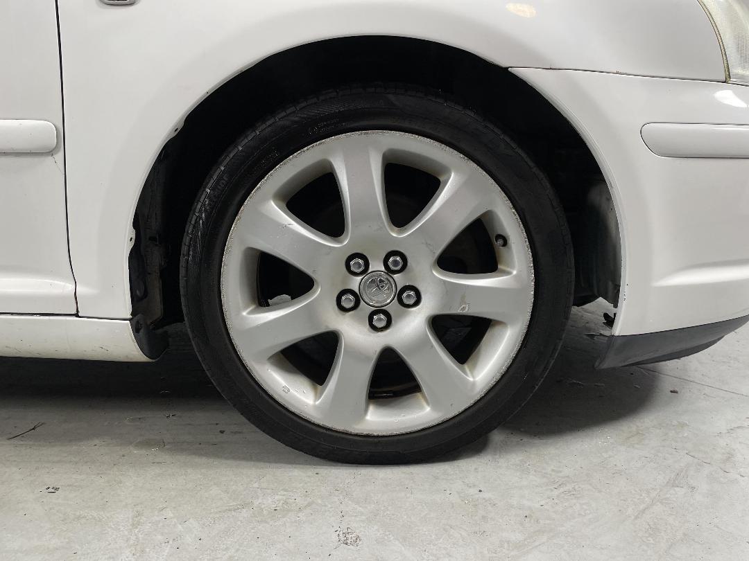 Photo '9' of Toyota Avensis