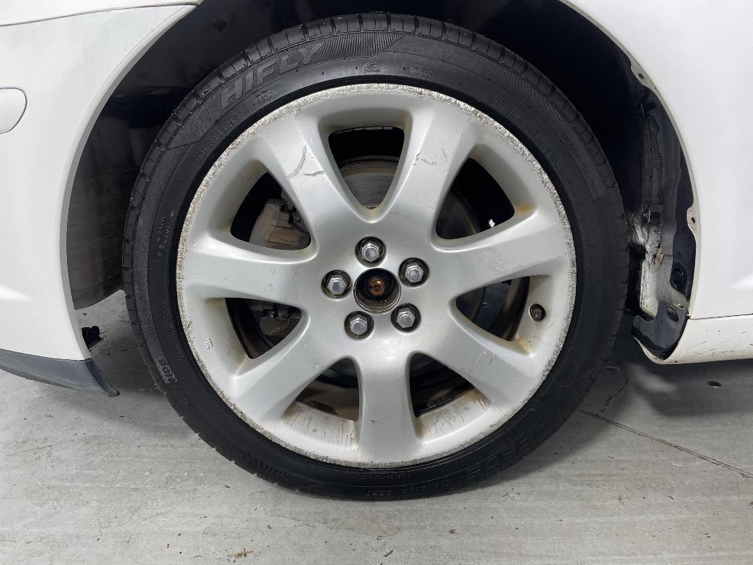 Photo '10' of Toyota Avensis