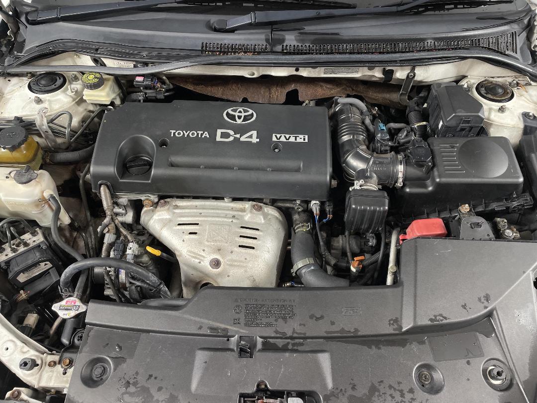 Photo '13' of Toyota Avensis