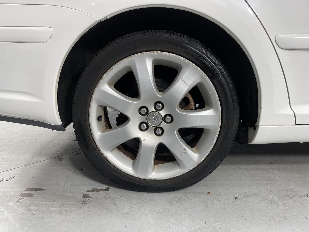 Photo '12' of Toyota Avensis