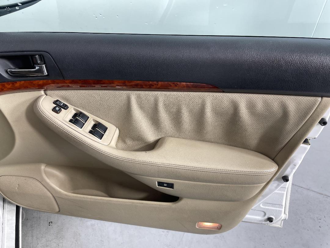 Photo '15' of Toyota Avensis