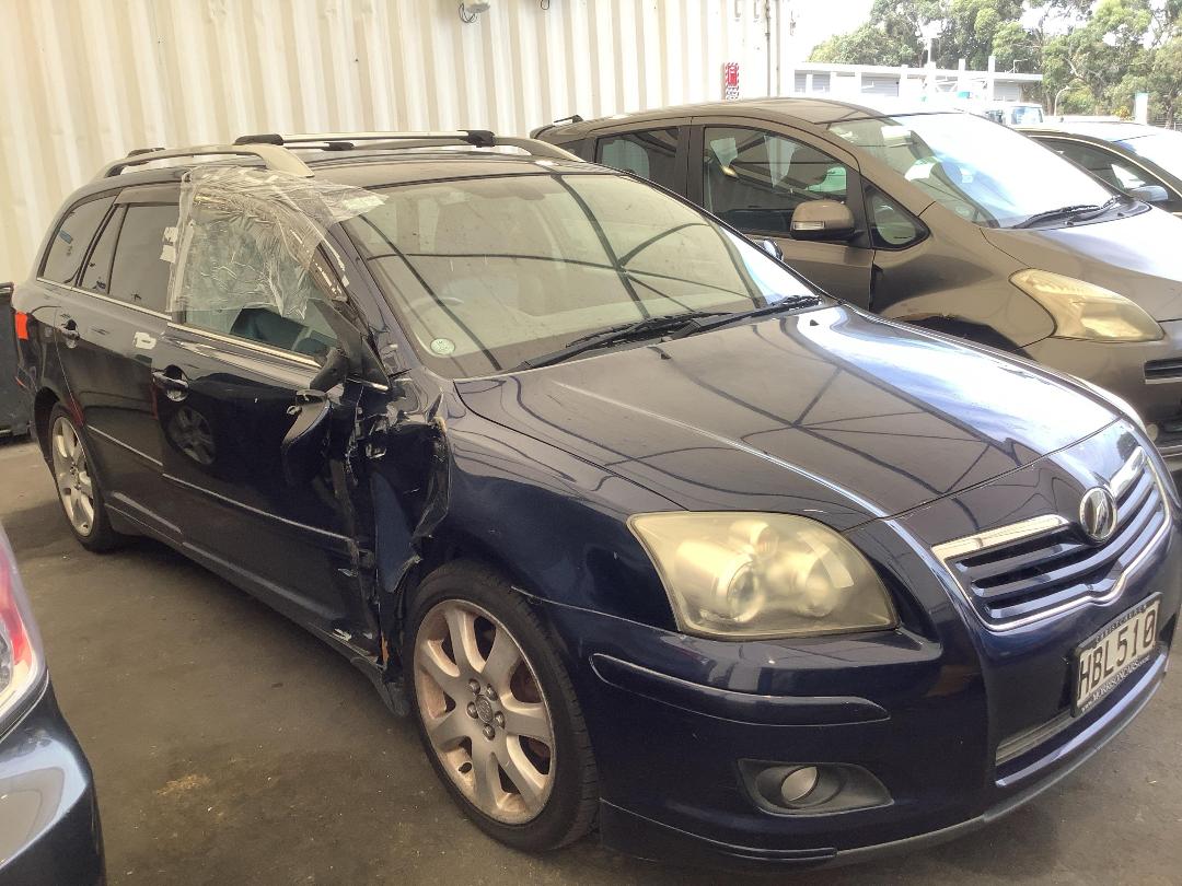 Photo '2' of Toyota Avensis