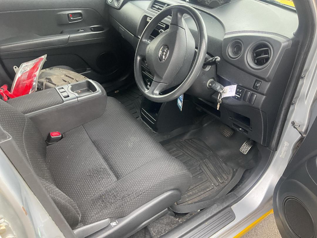 Photo '13' of Toyota BB