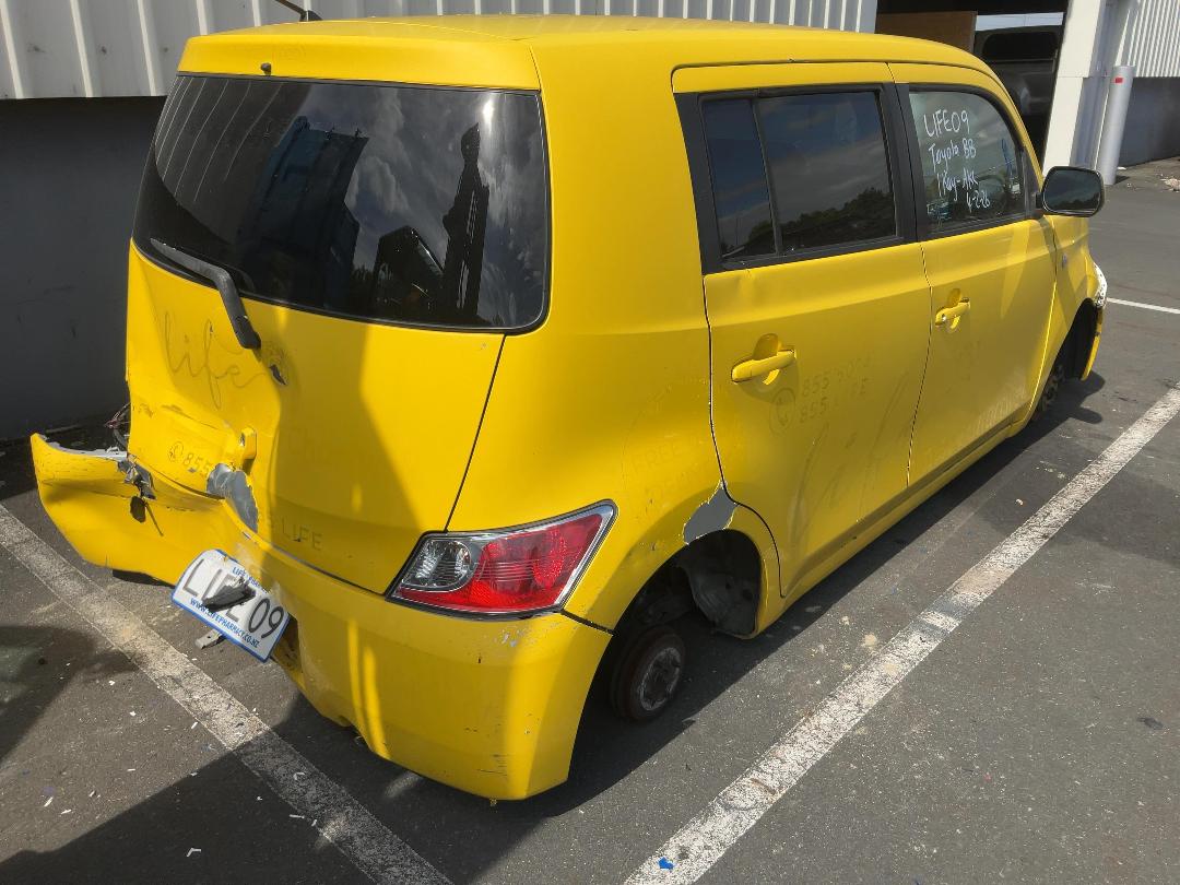 Photo '4' of Toyota BB