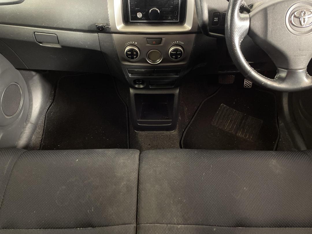 Photo '18' of Toyota BB