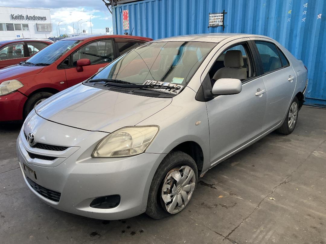 Photo '3' of Toyota Belta Photo '3' of Toyota Belta