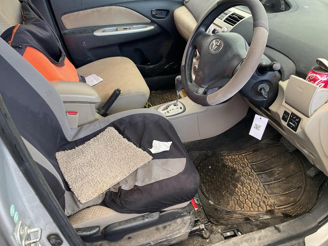 Photo '7' of Toyota Belta Photo '7' of Toyota Belta