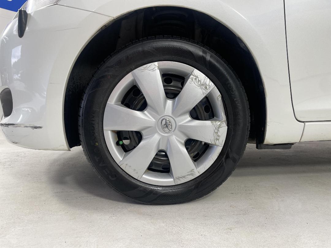 Photo '10' of Toyota Belta