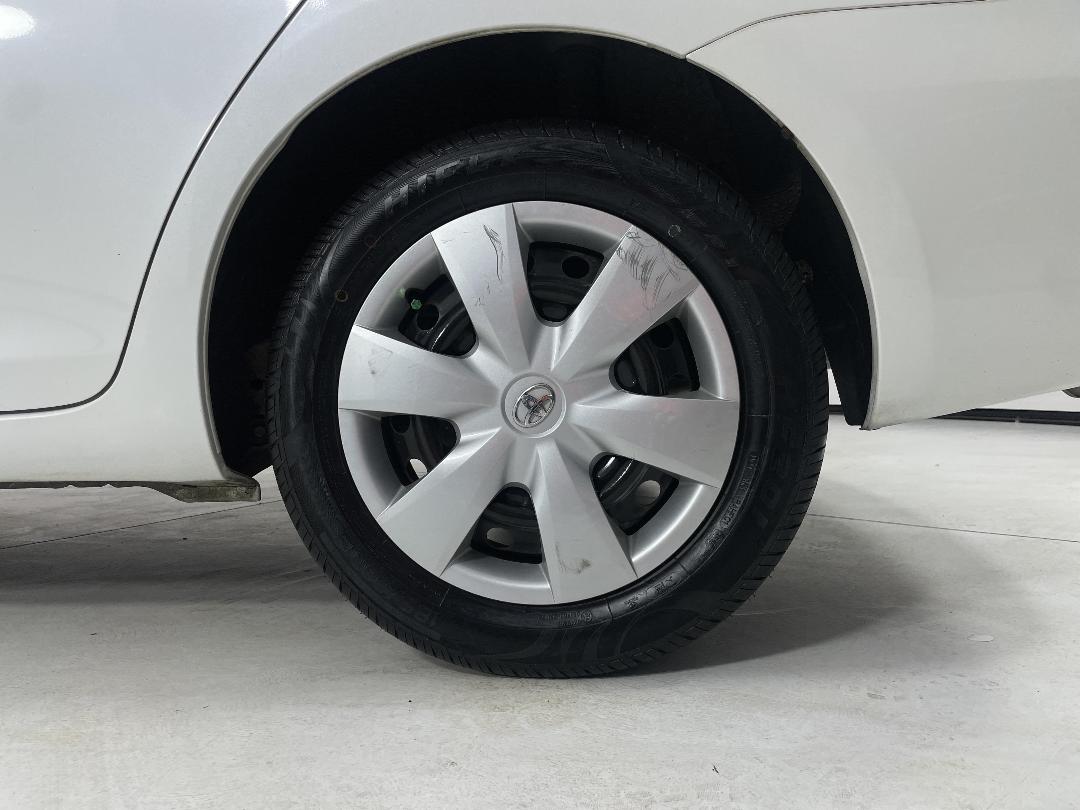 Photo '11' of Toyota Belta